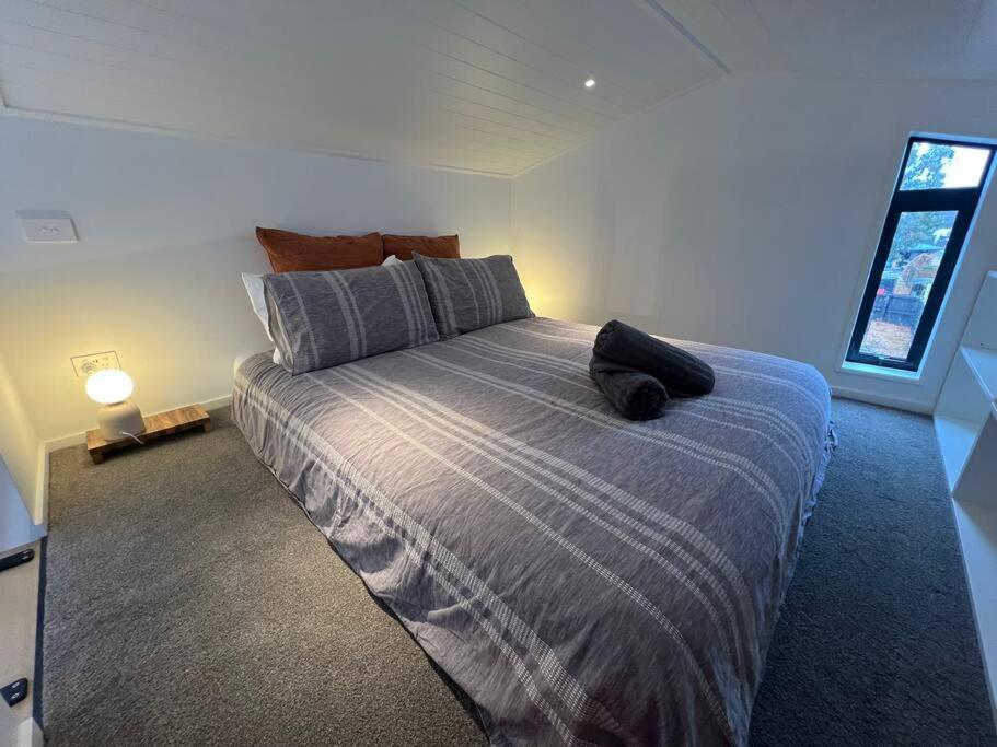 Alpine Chalet - Views, Fire-Pit, Central, Cosy Wanaka Exterior photo
